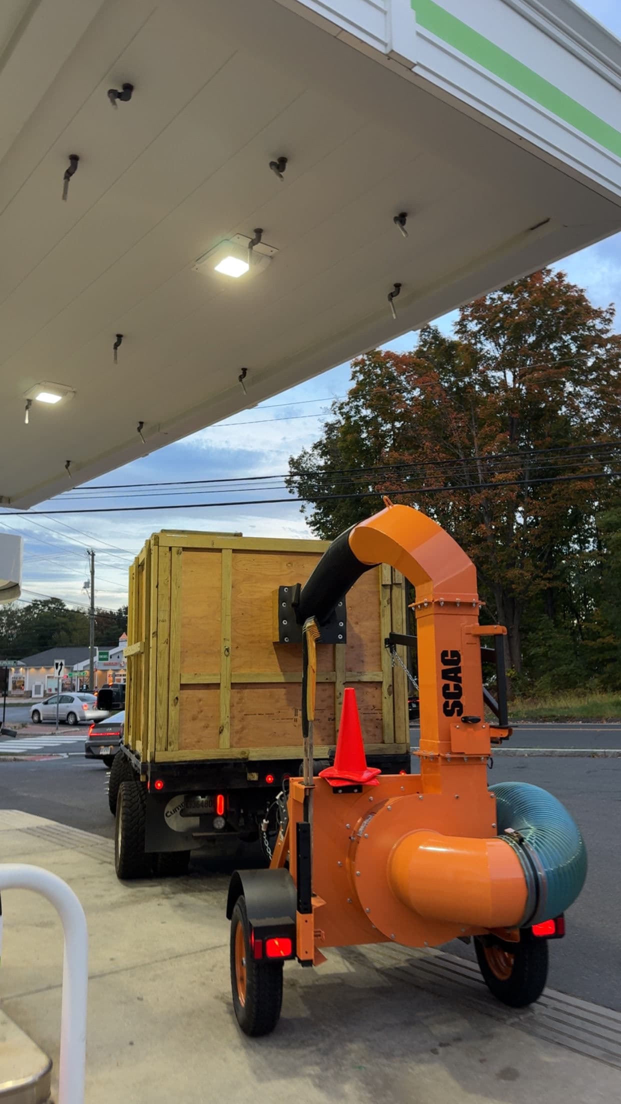 Fall Cleanup and Curbside Leaf Pickup Now Booking