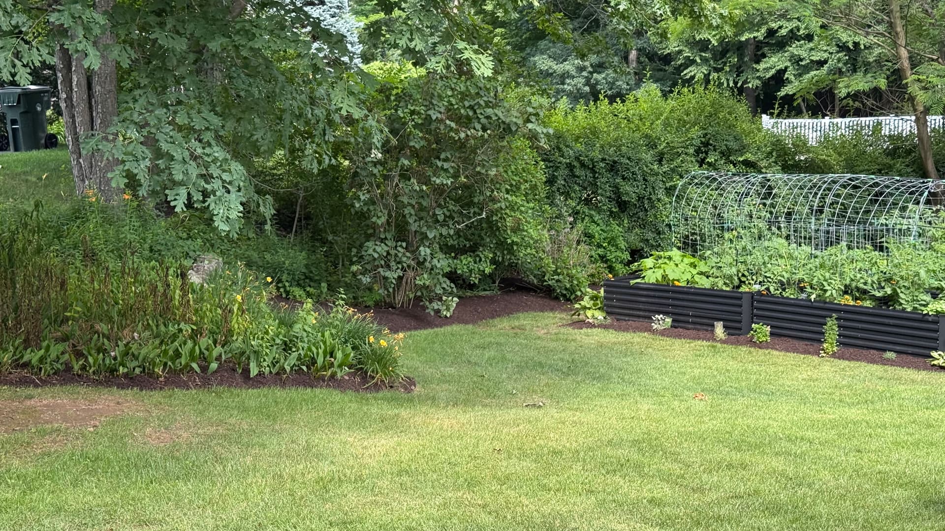 Gallery photos for 20-Yard Mulch Job in Tolland That Made a Real Difference: Image #7