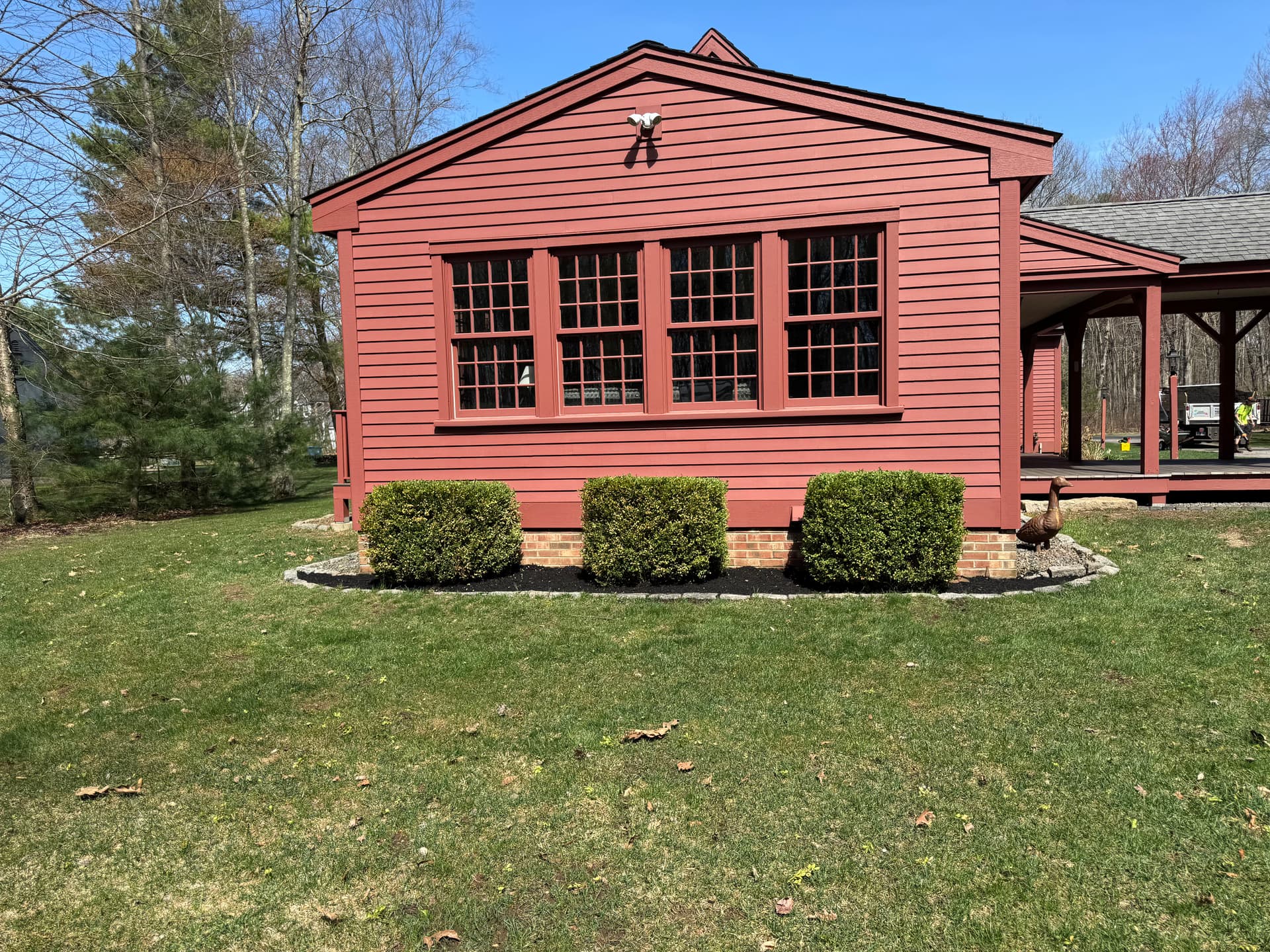 Fresh Mulch, Clean Beds and a Property That Shows It