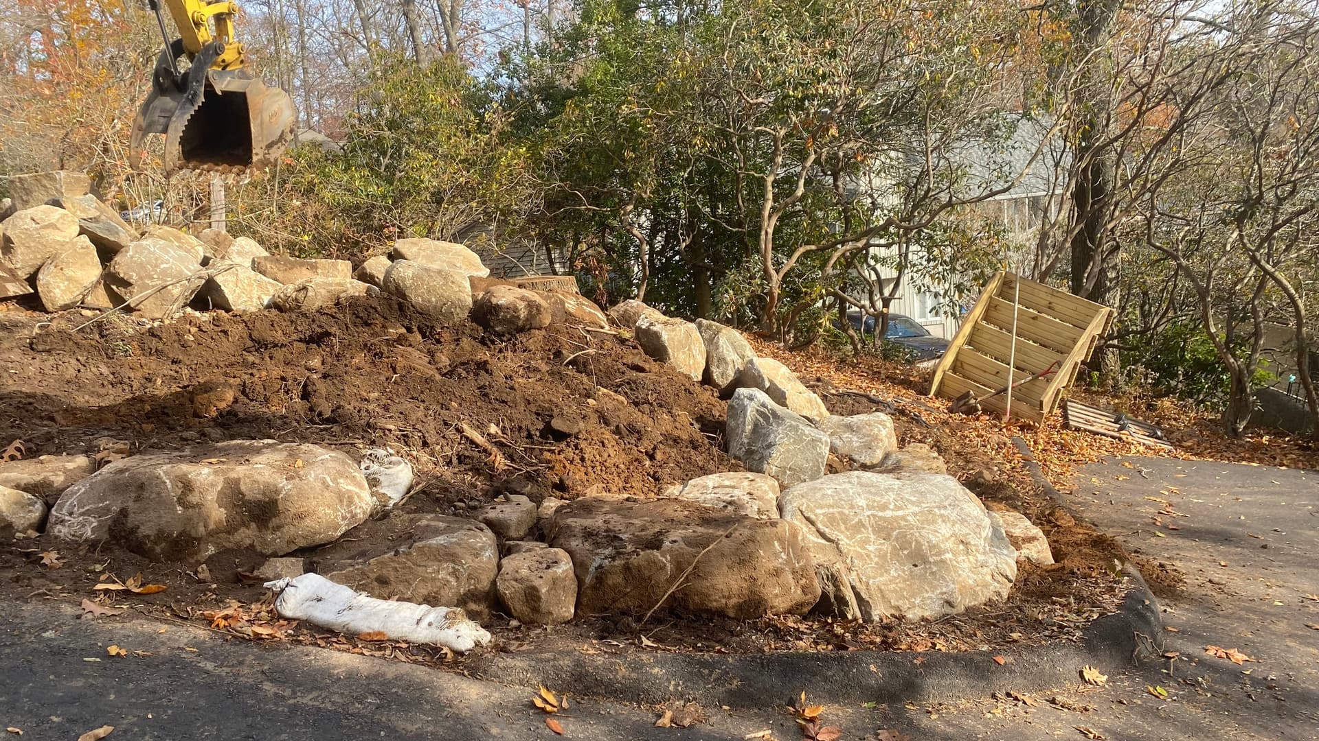 Gallery photos for Expert Hardscaping by the Waterfront: Image #4