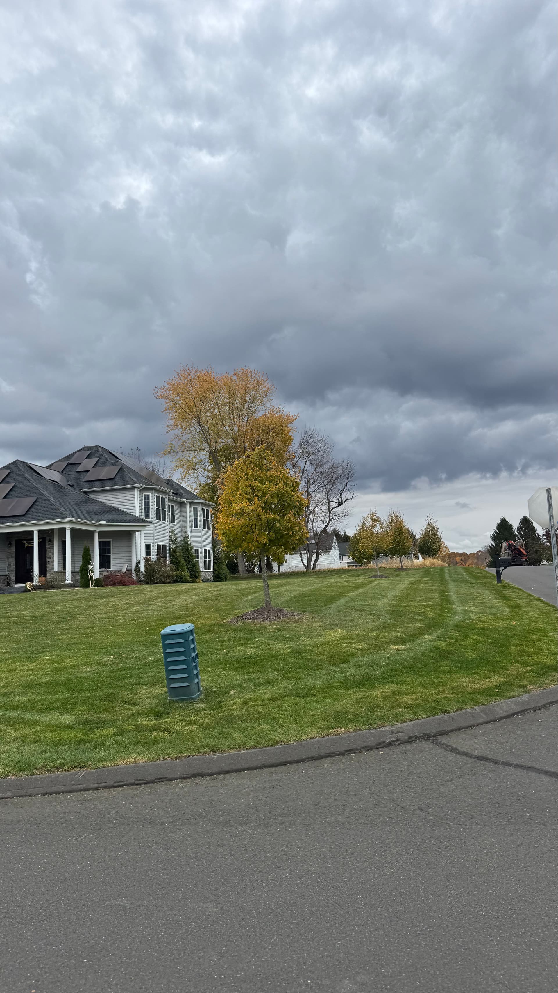 Gallery photos for Stunning Seasonal Lawn Care in South Windsor: Image #1