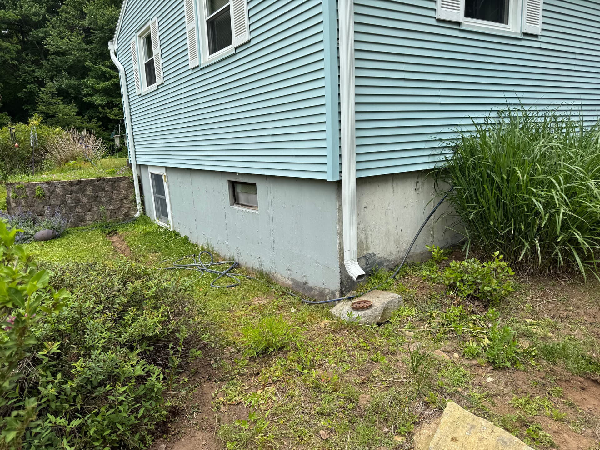 Gallery photos for Fresh Mulch and Clean Beds Make a Huge Difference: Image #6