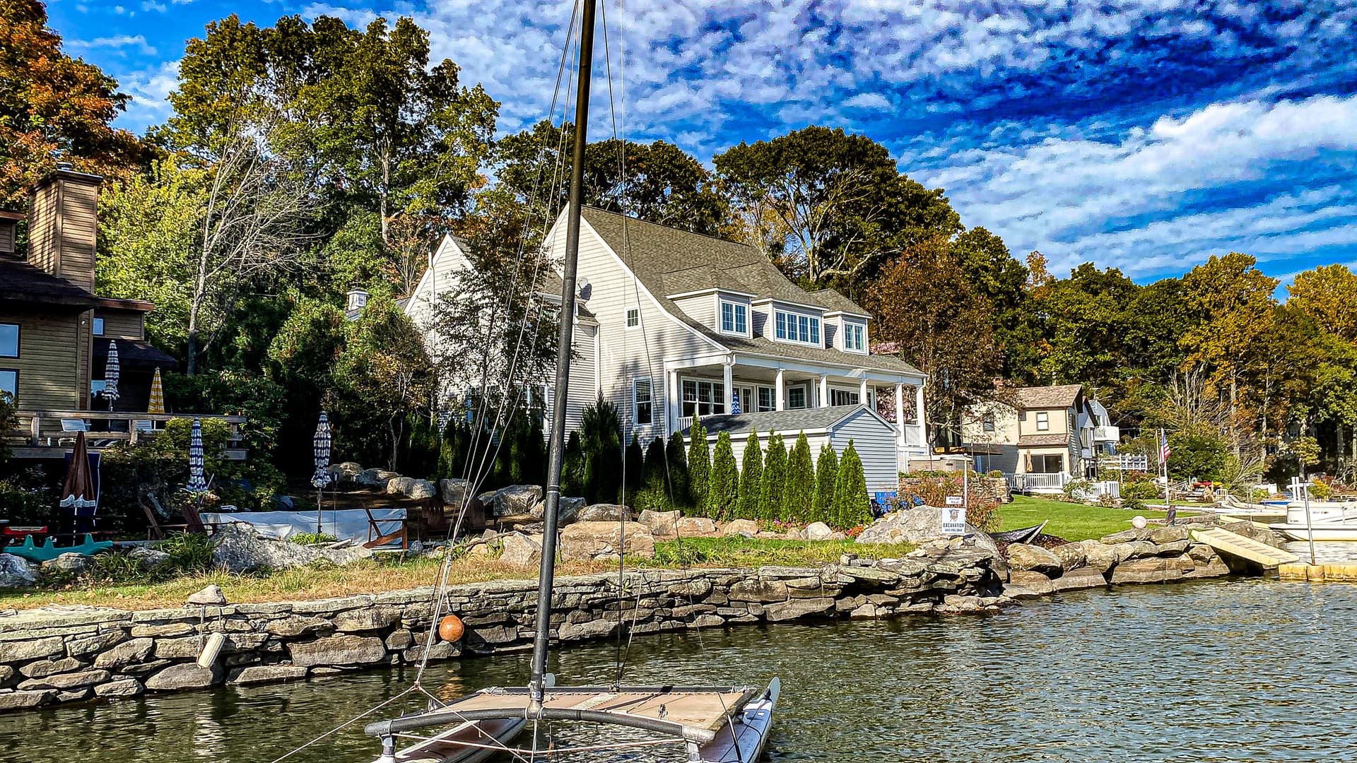 Gallery photos for Expert Hardscaping by the Waterfront: Image #1