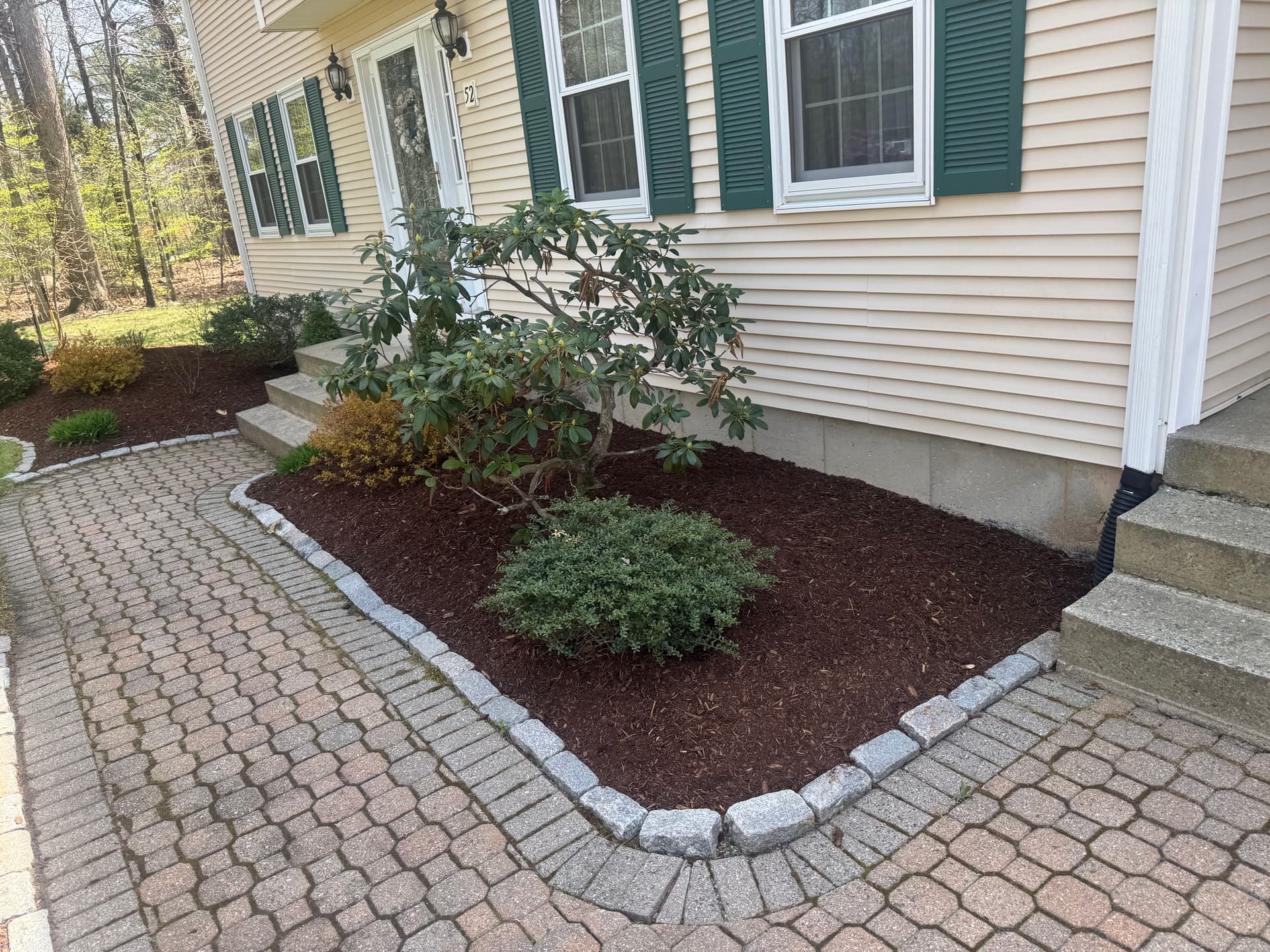 Gallery photos for Elevate Your Outdoor Space with Our Expert Landscaping: Image #3