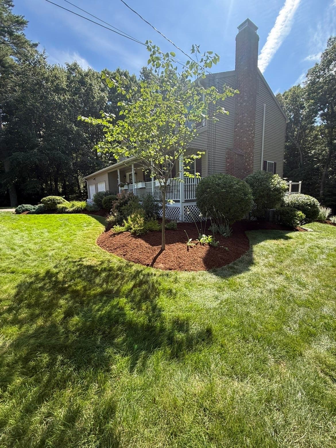 Gallery photos for Fresh Mulch and Clean Bed Edges in Tolland CT: Image #3