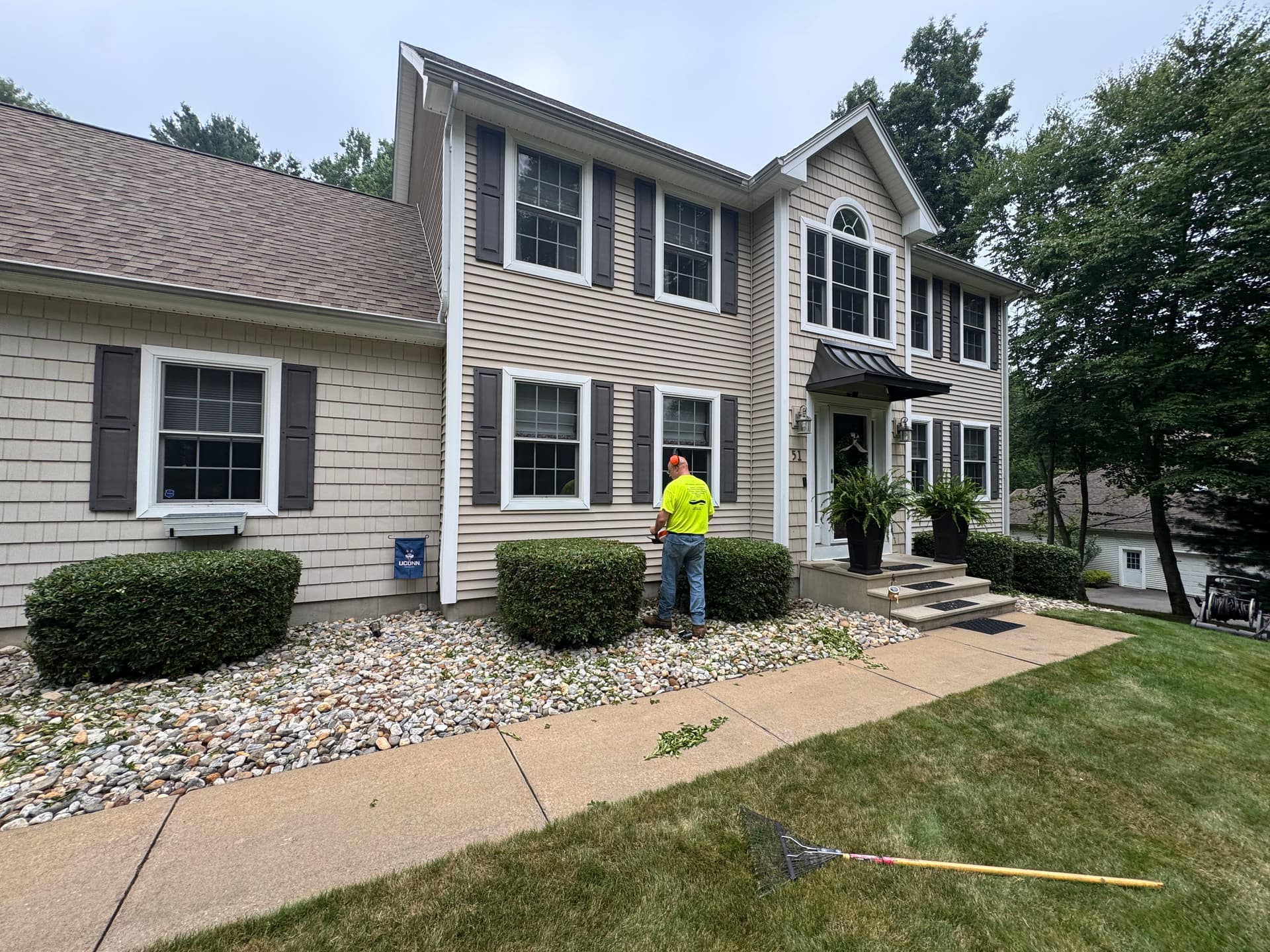 Gallery photos for Shrub Trimming and Cleanup That Keeps a Property Looking Sharp: Image #3