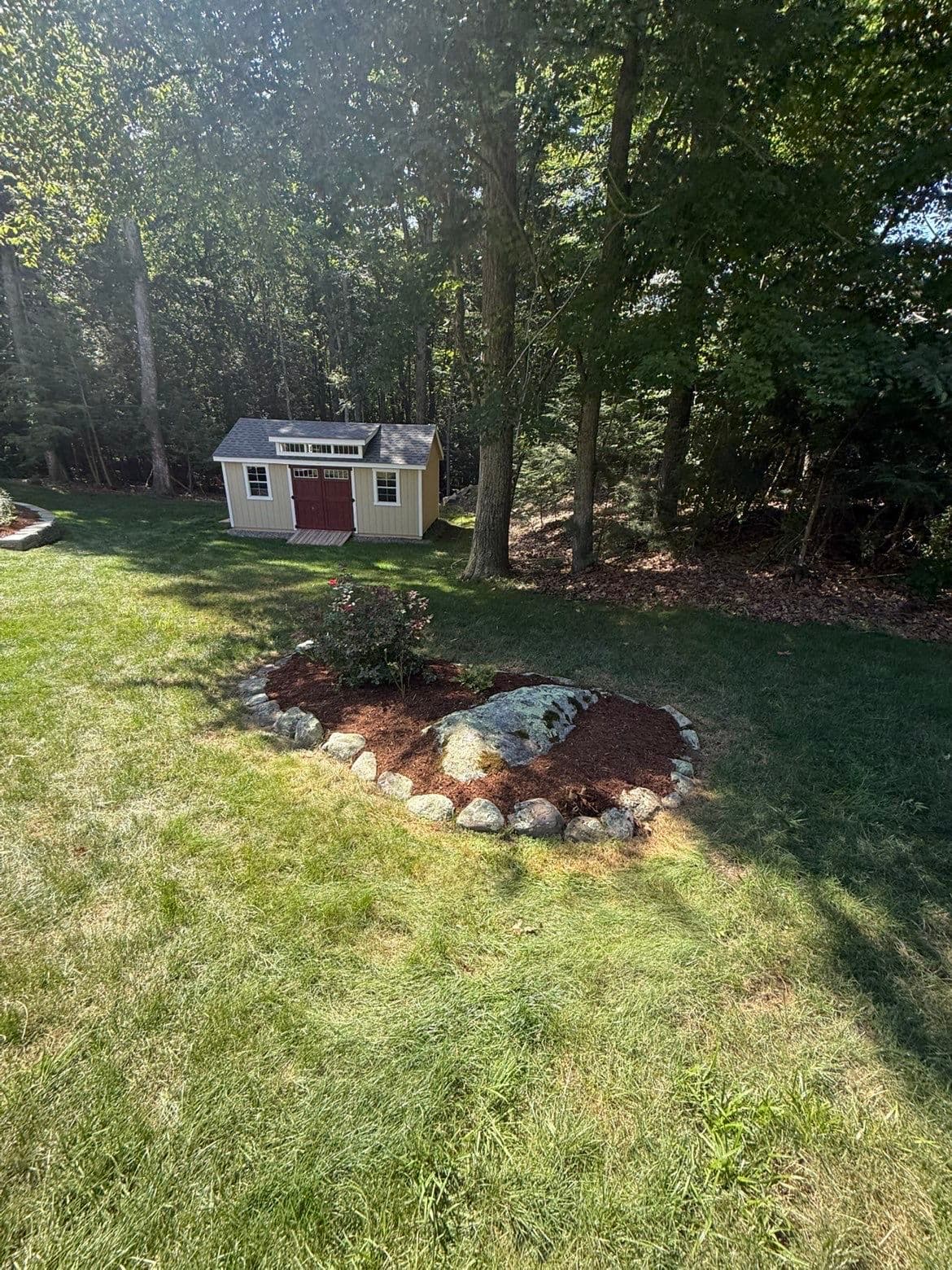 Gallery photos for Fresh Mulch and Clean Bed Edges in Tolland CT: Image #6