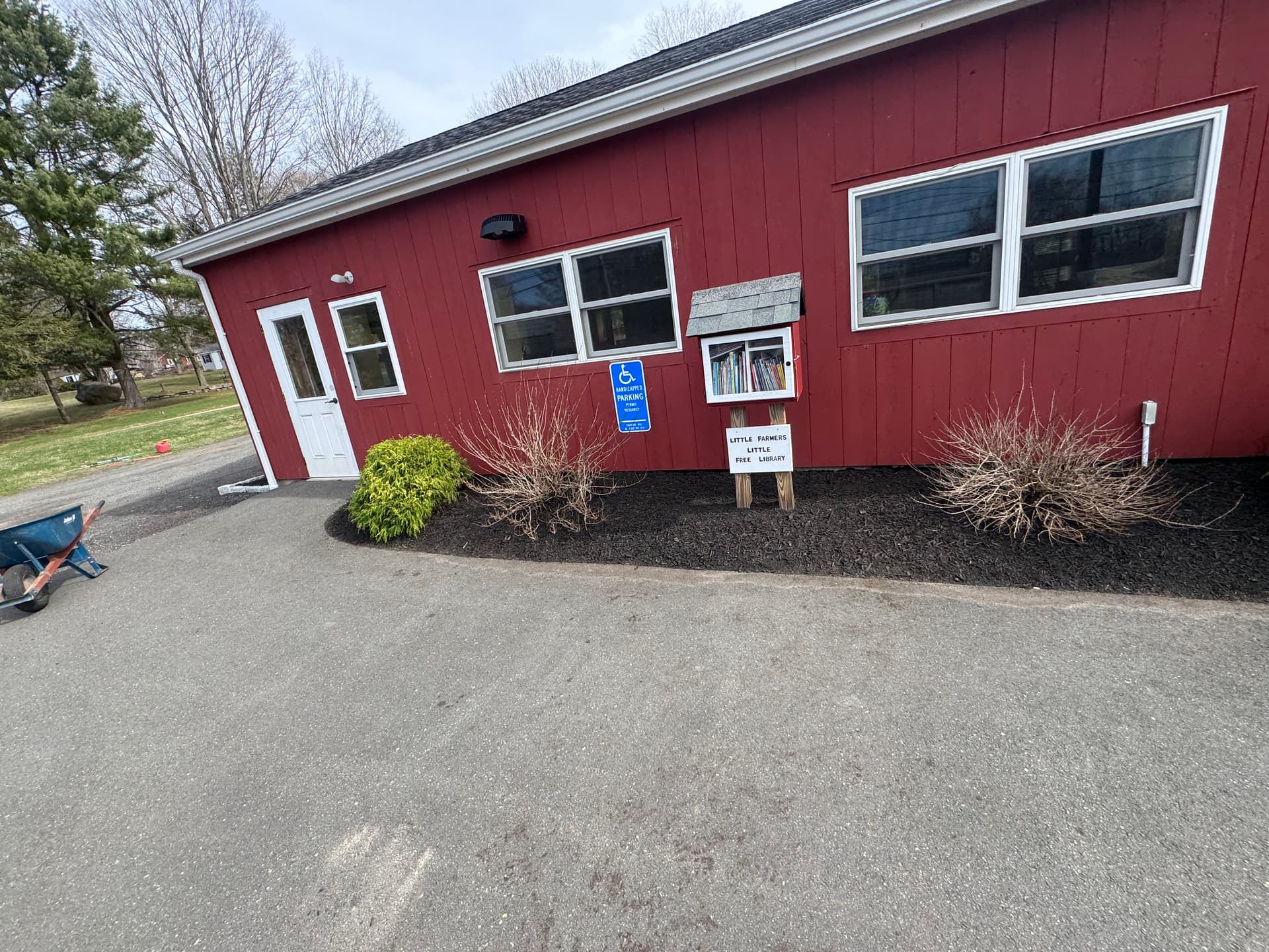 Gallery photos for Flawless Landscaping Bed Installations Across Tolland County: Image #9